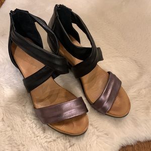 Bueno sandals